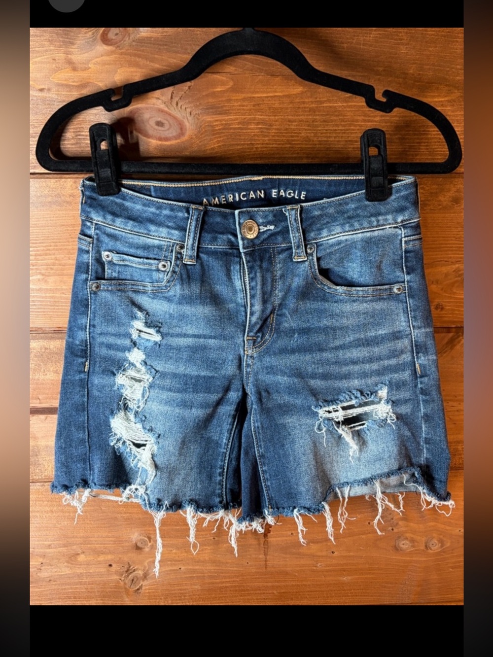 American Eagle Outfitters Distressed Blue Denim Jean Shorts Size 26” 💕💙